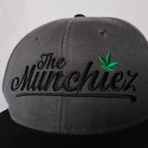 The Munchiez Grey & Black Indie YouTube Food Review Snap Back Cap Marijuana Leaf - Picture 3 of 9